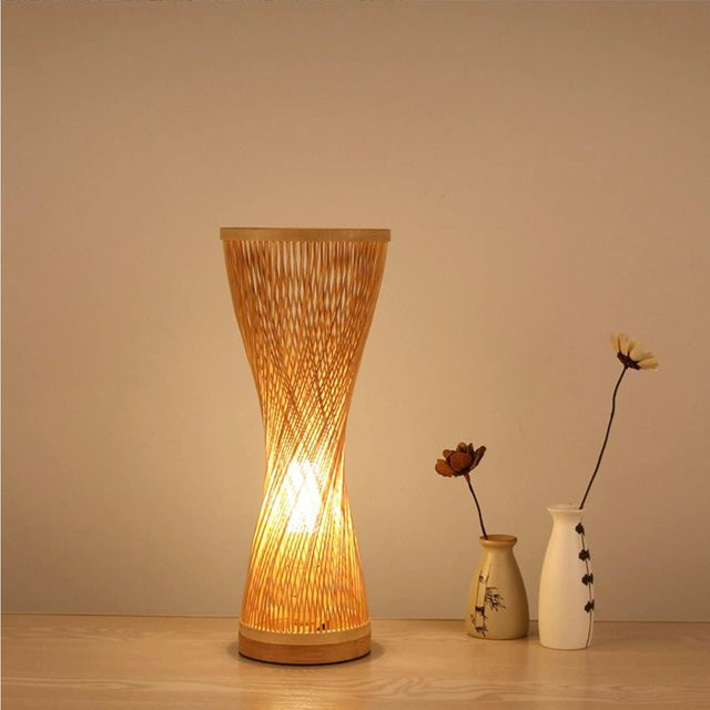 JOYINLED Handgefertigte Tischleuchte aus Bambus und Rattan in Braun, rustikaler Stil für Wohnzimmer und Schlafzimmer, Durchmesser: 15 cm - Bild 1