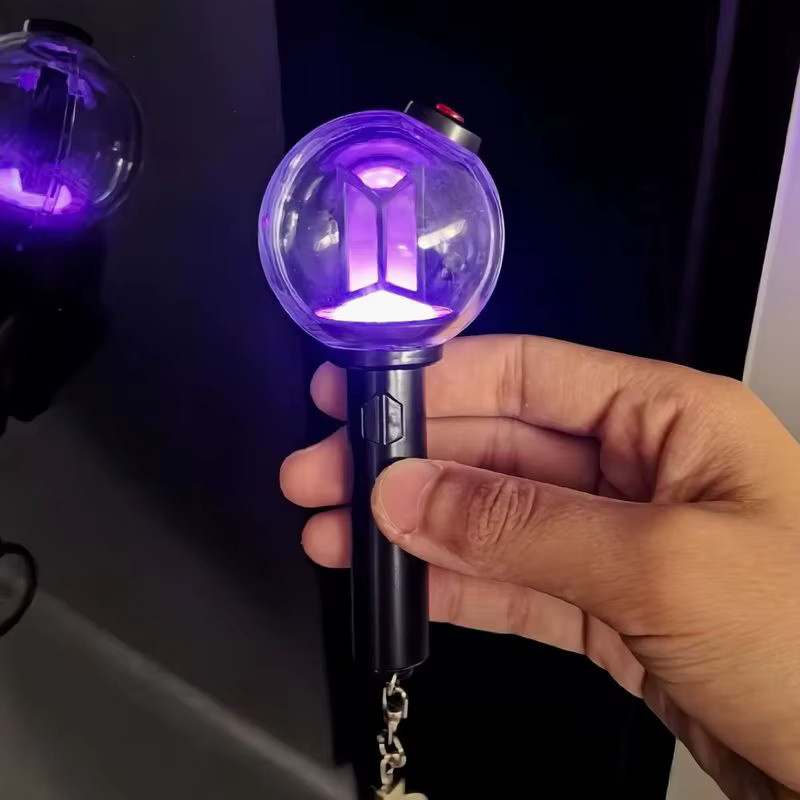Bandai Schlüsselanhänger Mini Kpop Army Ver.4, Leuchtender Anhänger - Bild 2