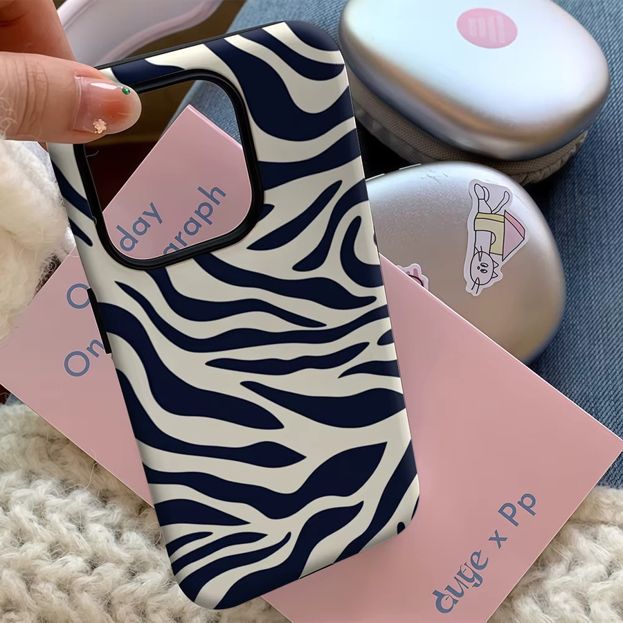 Handyhülle mit Navy & Cream Zebra Stripe Design für Apple iPhone 17 16 15 14 13 Pro Max Plus mit doppelschichtiger Rückseite in Blau und Weiß - Bild 6