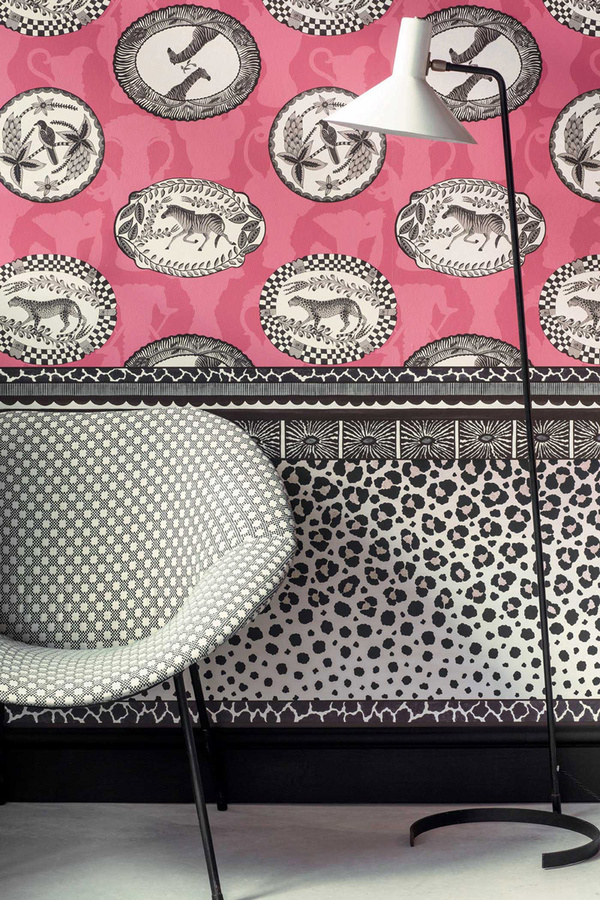 Cole & Son Tapete Zulu Border in Schwarz mit Animal Print Design - Bild 1