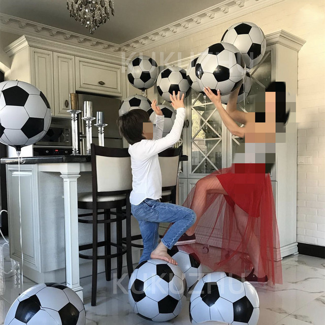 KUKUZHU 22-Zoll 4D Fußball Luftballons in Schwarz und Weiß für Sport-Themenpartys, Geburtstage und Babypartys - Bild 1