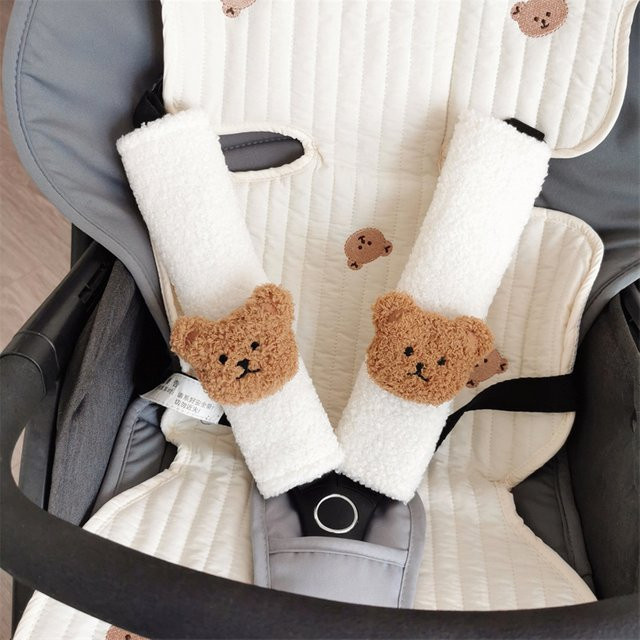 Nette Bär Schulterpolster für Baby-Autosicherheitsgurte und Kinderwagen in Weiß - Bild 1