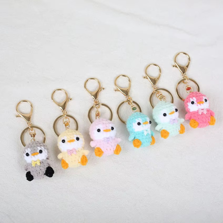 OEING Schlüsselanhänger Pinguin, Häkel-Schlüsselanhänger, Unisex - Bild 1