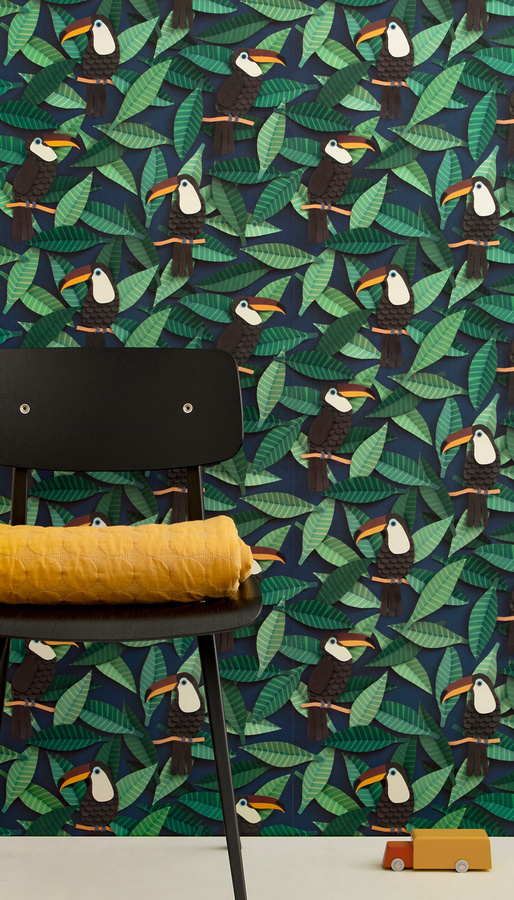 Studio Ditte Tapete Toucan in Grün und Multicolour mit botanischem Tiermotiv für das Kinderzimmer - Bild 1