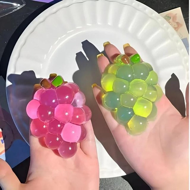 Binchi Outdoor Product Trauben Quetschspielzeug, klebrige Frucht, Stressabbau, Langsamer Rückprall, Sensorisches Fidget Spielzeug - Bild 1