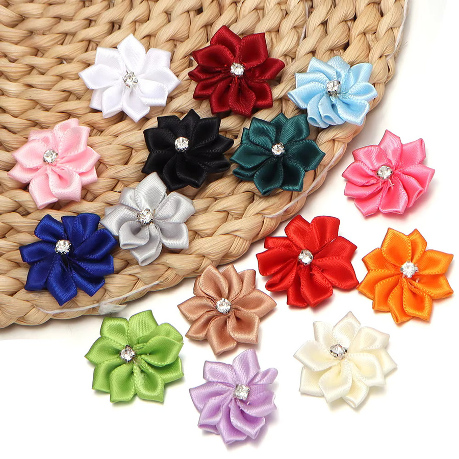 10 Stück handgefertigte Satinband-Blumen mit Strasssteinen in Rot und Multicolour, 30 mm Durchmesser, ideal für DIY-Dekorationen und Hochzeiten - Bild 5
