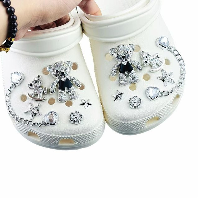FHLDING Schuhcharms-Set, 12-teilig, Silber-Diamant-Bär-Herz-Kette, Zubehör für Clogs - Bild 1