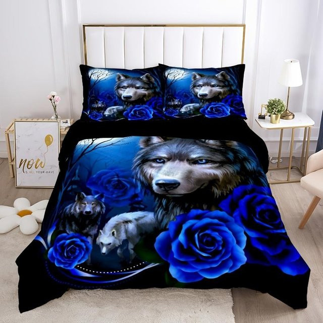 Bettbezug-Set Your Warm Home mit Wolf- und Rosen-Print in Schwarz, bestehend aus 1 x Bettbezug und 2 x Kissenbezügen, B/H: 135 x 200 cm, Kissenbezüge: 50 x 70 cm - Bild 1