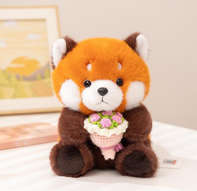 Roter Panda Plüschtier, mit gestrickten Blumen, 20cm, ab 14 Jahre - Bild 1