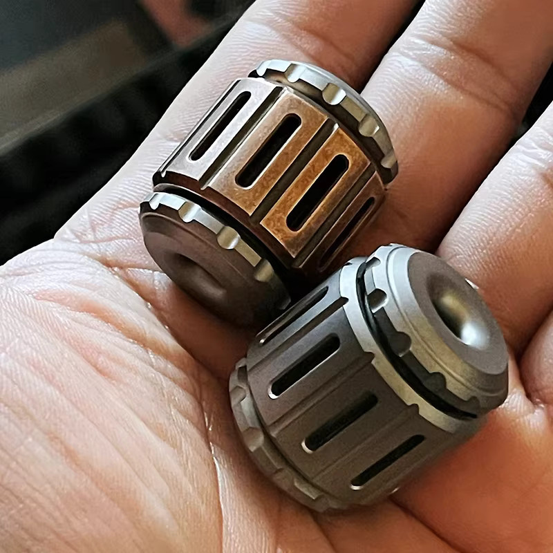 AHHLCLT B.M War Hammer EDC Messer Anhänger Fingertip Gyro Anhänger Dekompression Spielzeug - Bild 4