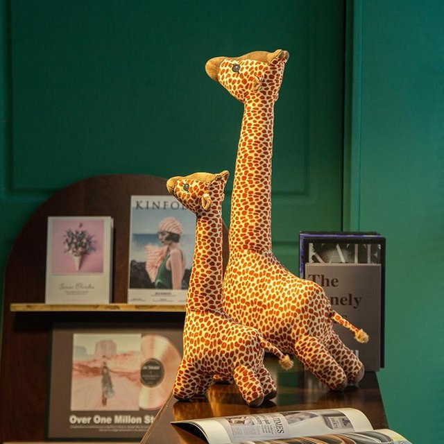 Giraffe Plüsch Kuscheltier, Giraffenprint, 65cm, ab 14 Jahre - Bild 1