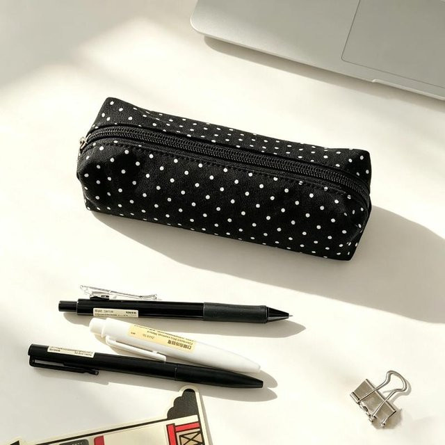 Bujid Federmäppchen aus Canvas mit Polka Dot Muster in Schwarz - Bild 1