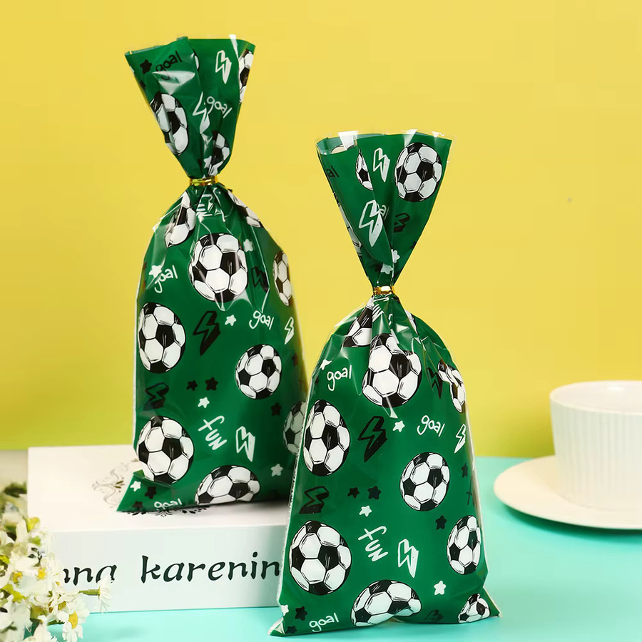 Fußball Thema Geschenktüten für Party und Geburtstag aus Papier oder Kunststoff in 25 oder 50 Stück - Bild 3