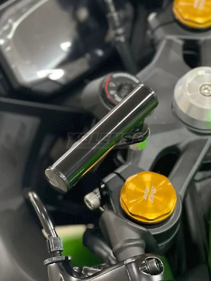 HICurves Handyhalterung und Navigationshalterung für Kawasaki ZX-4R ZX-4RR ZX25R Modelle 2023-2024 in Schwarz oder Gold - Bild 3