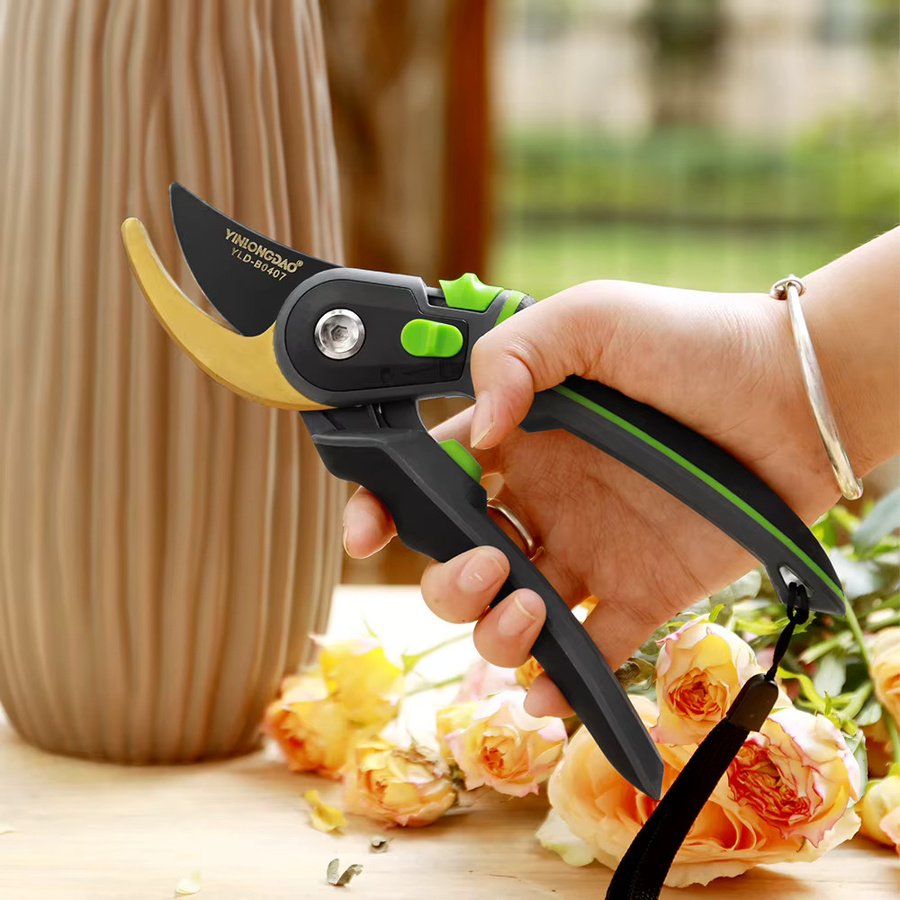 Multifunktionale und langlebige Astschere für die Gartenarbeit - Bild 4