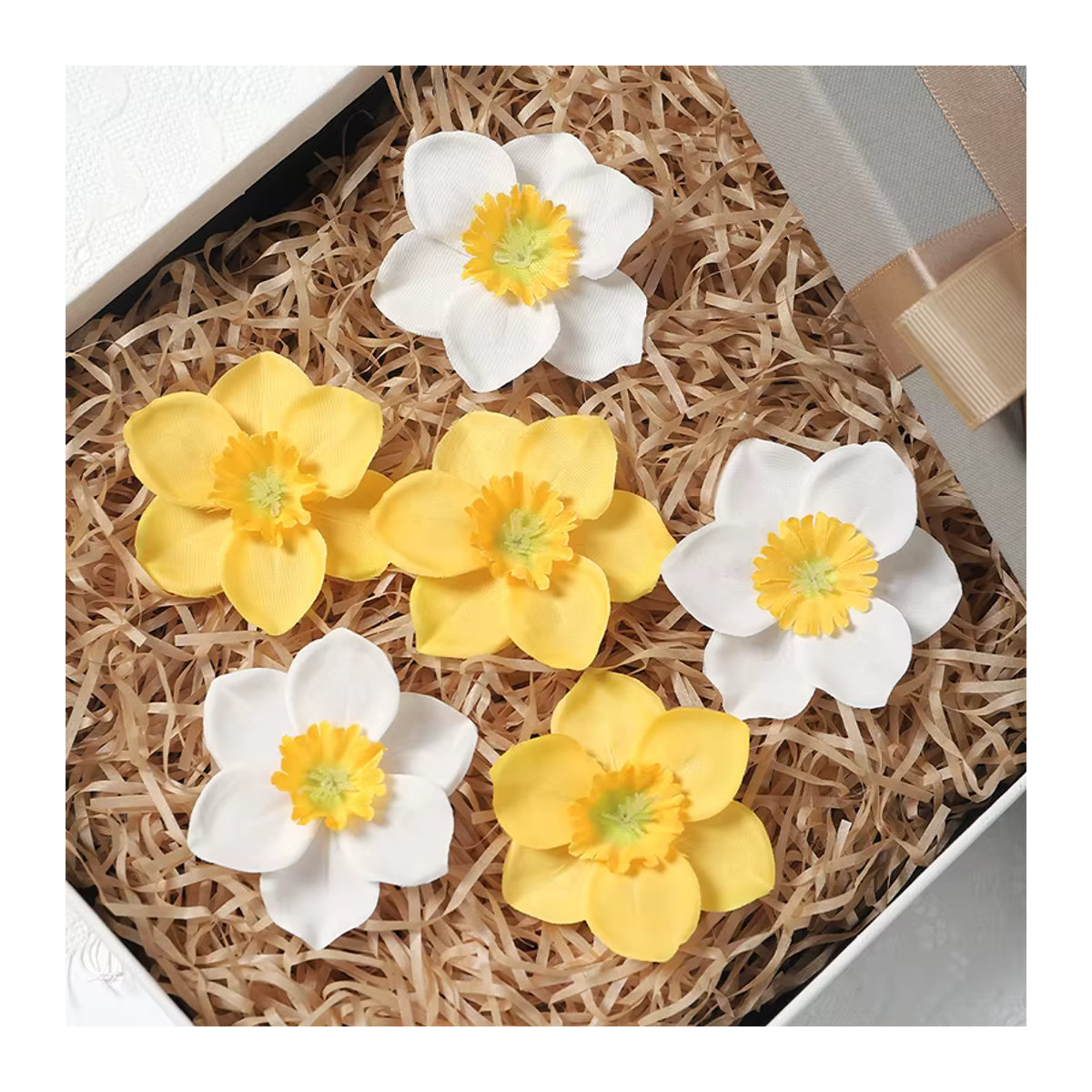 10 oder 20 Stück Künstliche Narzissen Blumenköpfe in Weiß und Gelb für DIY Dekorationen und Hochzeiten, Durchmesser: 6 cm - Bild 2