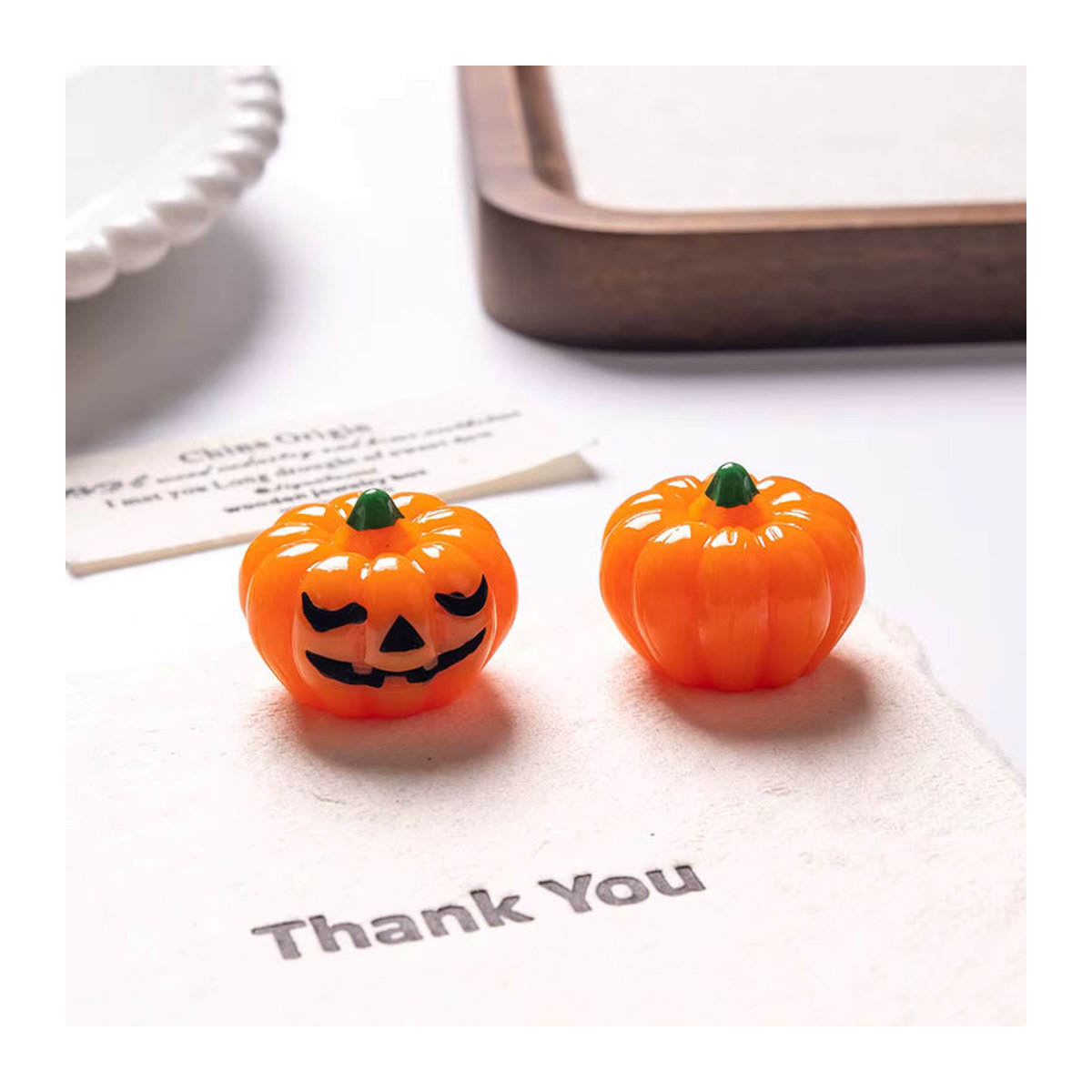 10 Stück Halloween Leuchtende Kürbis Ornamente aus Kunstharz in Mehrfarbig für deine Desktop Dekoration - Bild 6