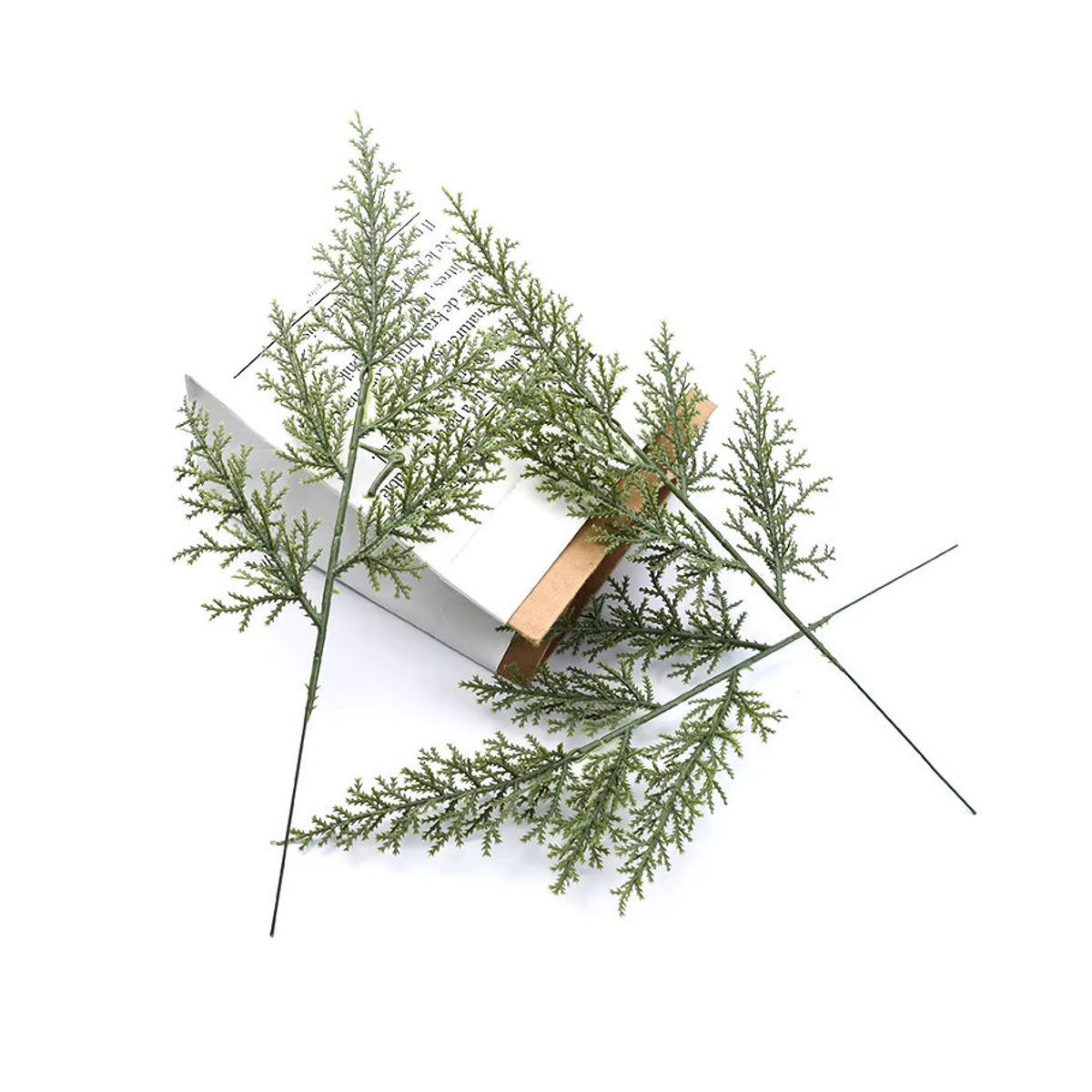 10 Stück künstliche Kiefernnadeln und Zypressenblätter aus Kunststoff in Grün für Weihnachtsdeko, Hochzeiten und Garten-DIY - Bild 2