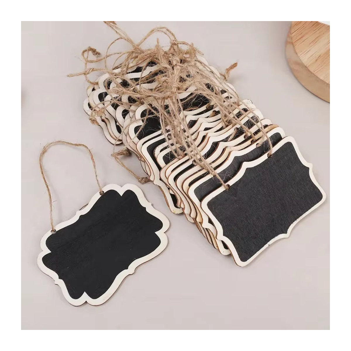 10 Stück Mini-Kreidetafel aus Holz in Schwarz, rechteckig mit Umhängeband, Landhaus-Stil, B: 6 cm, H: 8 cm - Bild 2