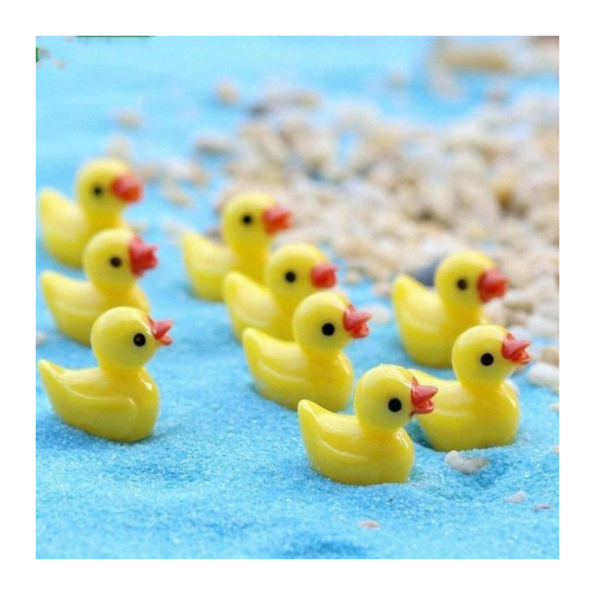 100er Set Miniatur-Enten aus Kunstharz in Gelb für Puppenhaus und Mikrolandschaft Dekoration von Perfect Life 168 - Bild 1