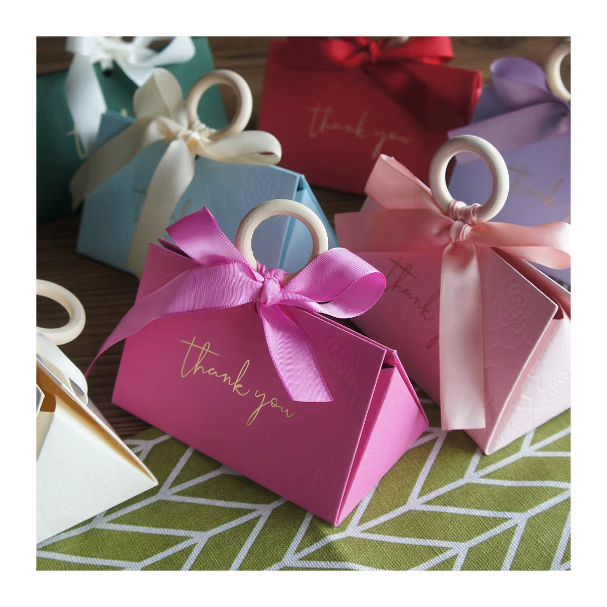 12 Stück TSbansheng Geschenkboxen aus Papier mit Gold-Rose-Design für Schokolade und Macarons in rechteckiger Form - Bild 2