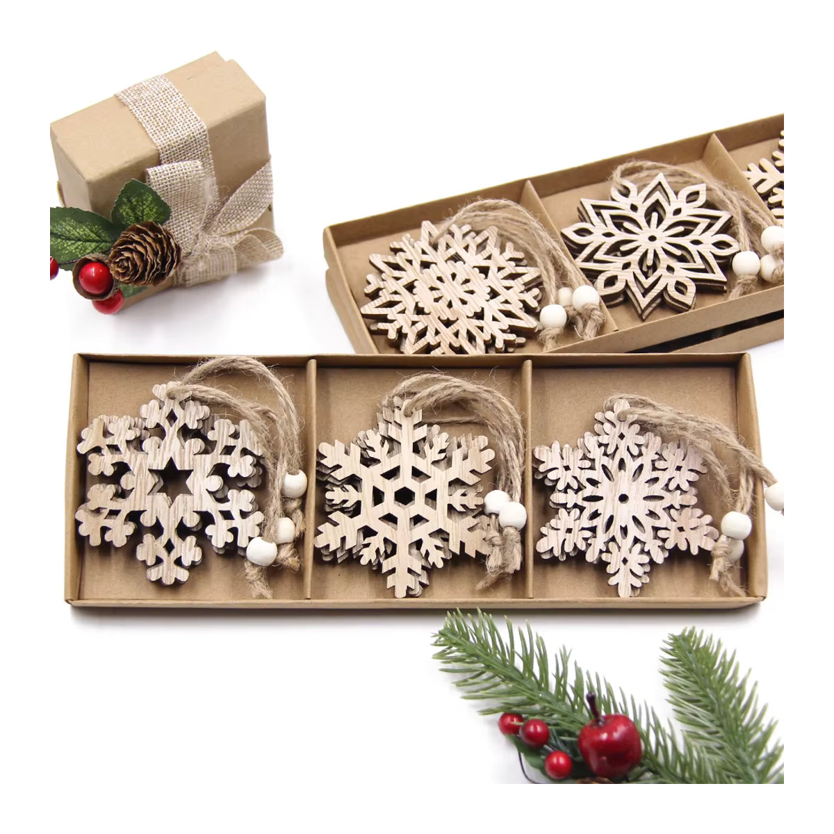 12er Set hölzerne Schneeflocken-Hängeornamente in Beige für Weihnachtsbaum-Dekoration und DIY-Malprojekte - Bild 2
