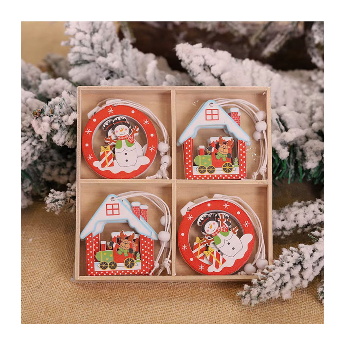 12er Set Weihnachts-Hängeornamente aus Holz in Rot und Weiß mit Motiven wie Hirsch, Schneemann und Glocke zur Dekoration - Bild 2
