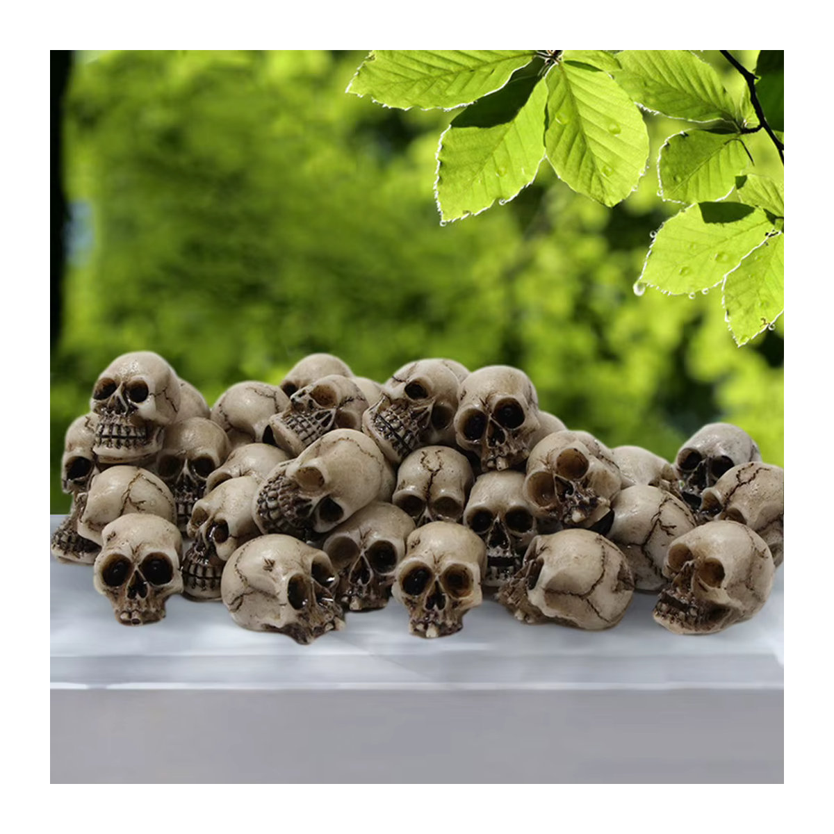20 Stück Mini-Schädelköpfe von APWIKOGER aus Kunstharz in Grau und Beige zur Dekoration für Halloween, Garten und Topfpflanzen - Bild 4