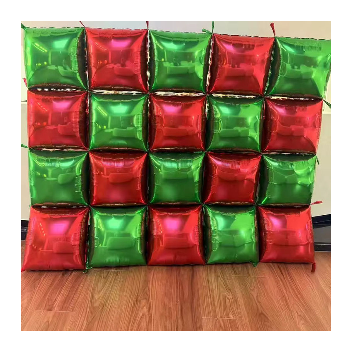 20 Stück YAYB Folienballons in Rot und Grün, quadratisch, 18 Zoll (45,72 cm) für deine Weihnachtsdekoration - Bild 3