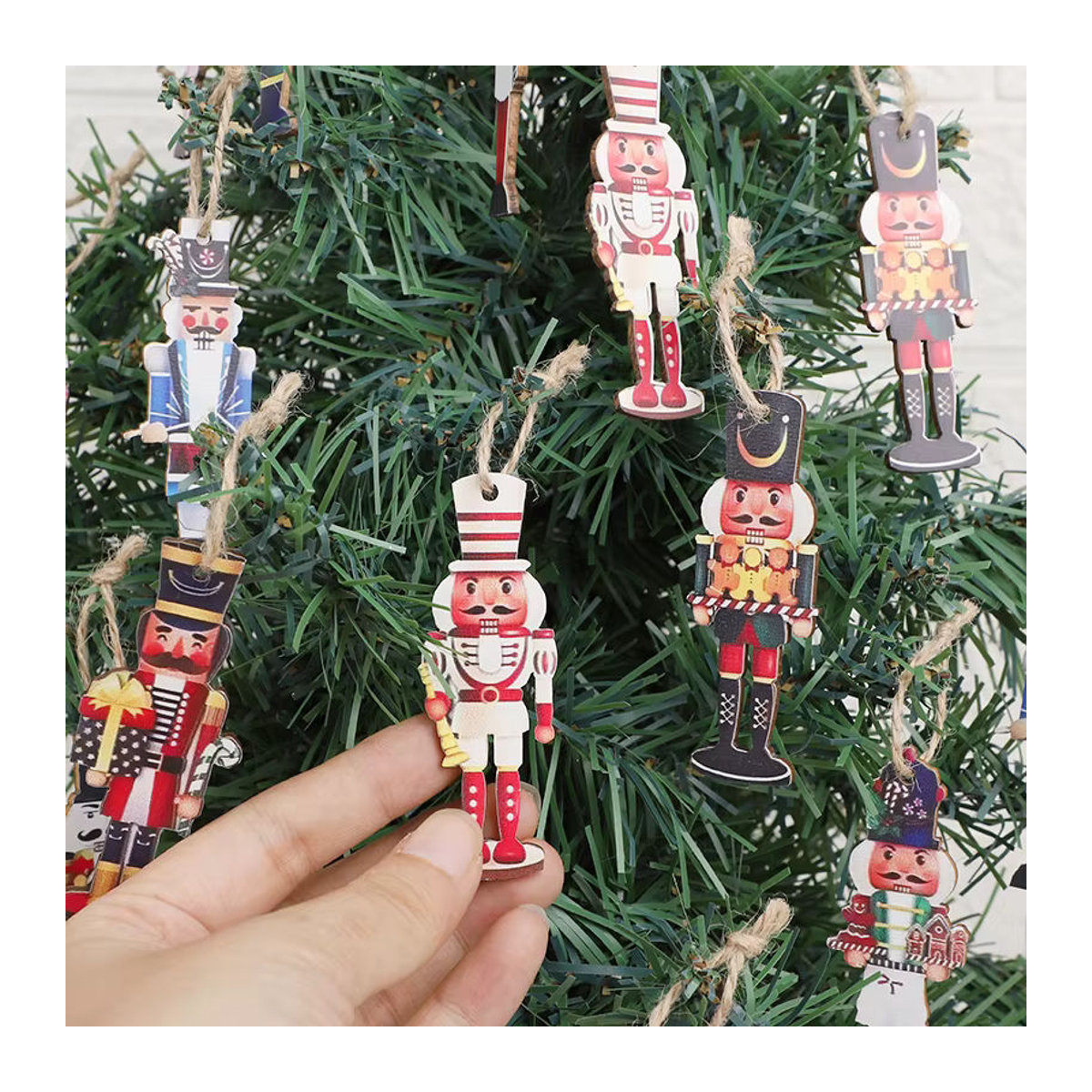 20 Stück ZQNYCY Nussknacker Holz Anhänger als weihnachtliche Hängeornamente in mehrfarbigem Design - Bild 5