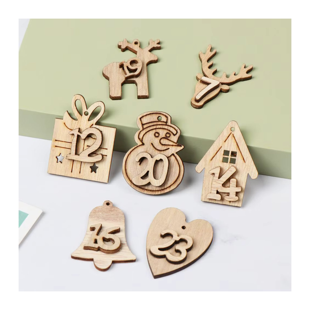 24 rustikale Holz-Labels für deinen Adventskalender in Beige zum Aufhängen für DIY-Geschenkbeutel - Bild 3