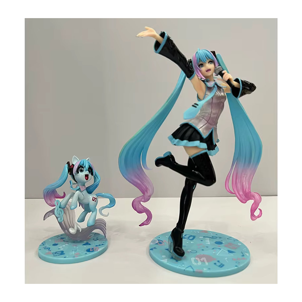 2er-Set Bandai Anime Hatsune Miku Manga Figur aus Kunststoff, mehrfarbig, Höhe: 20 cm - Bild 2