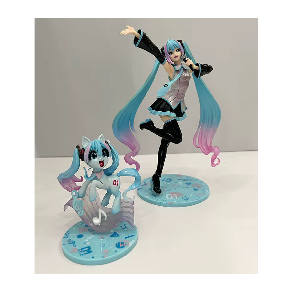 2er-Set Bandai Anime Hatsune Miku Manga Figur aus Kunststoff, mehrfarbig, Höhe: 20 cm - Bild 3