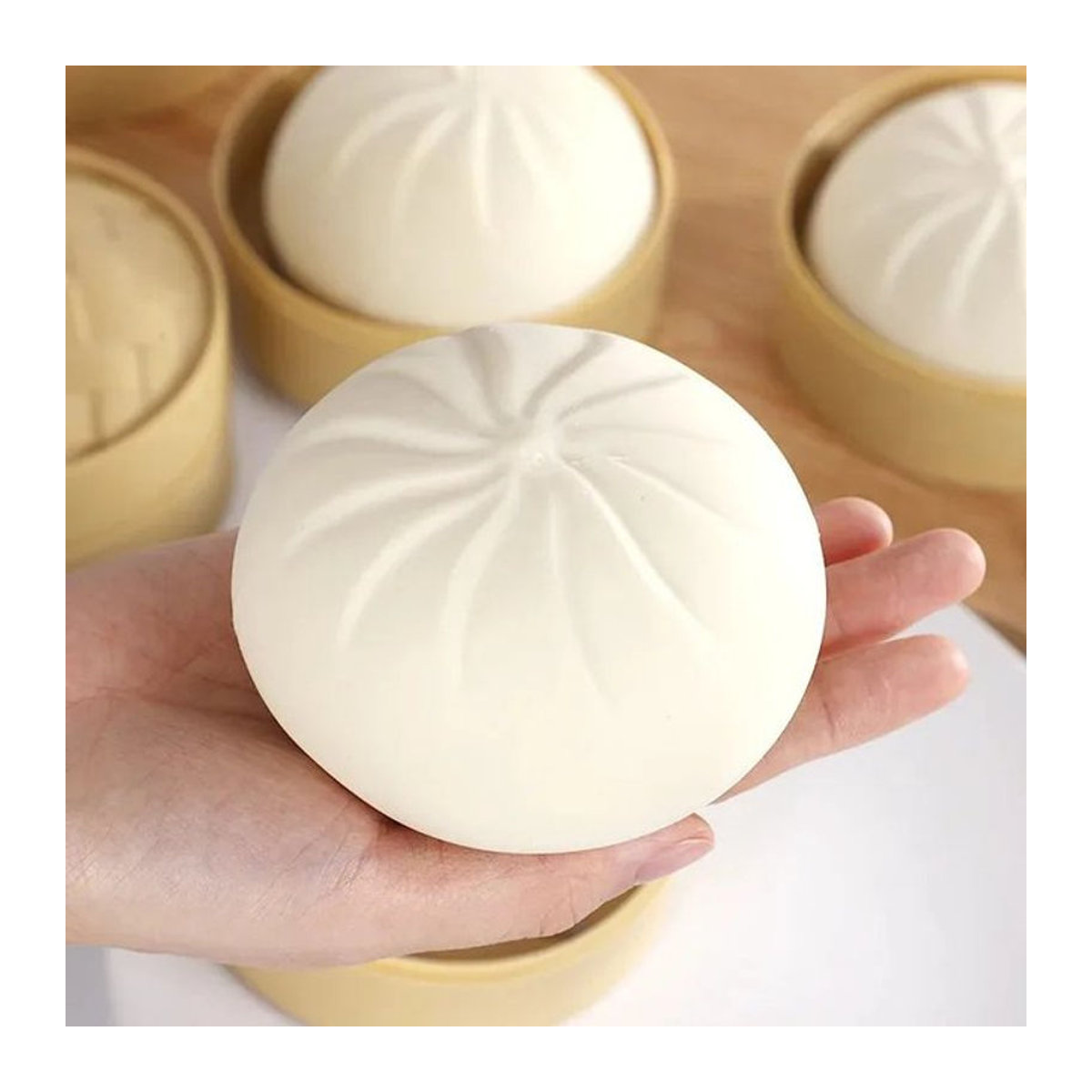 2er-Set kreative Deko-Brötchen als Slow Rebound Stressball und Dekoration in Weiß - Bild 1