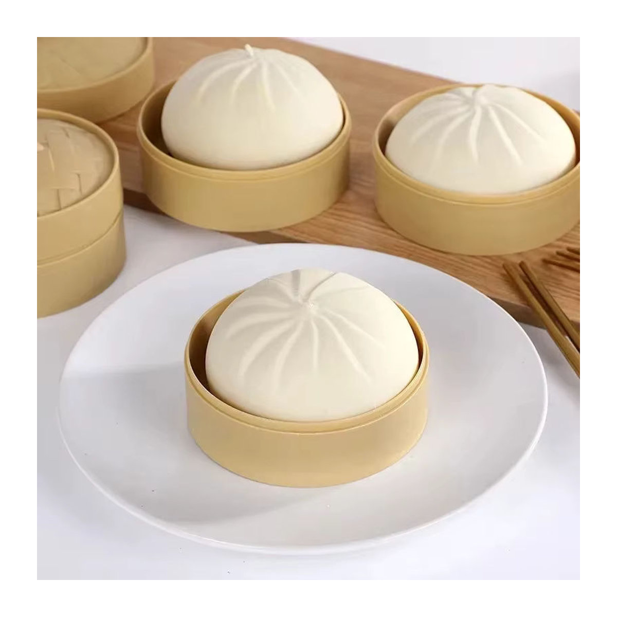 2er-Set kreative Deko-Brötchen als Slow Rebound Stressball und Dekoration in Weiß - Bild 3