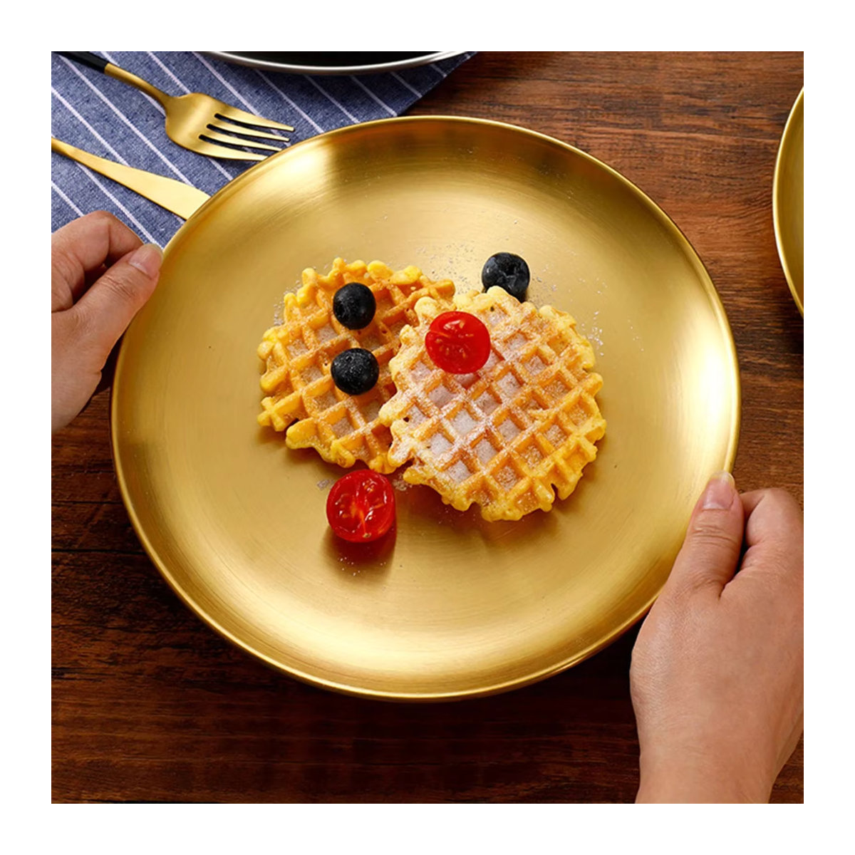 2er-Set Runde Servierplatten aus Edelstahl in Gold für Obst, Fleisch und Dessert - Bild 6