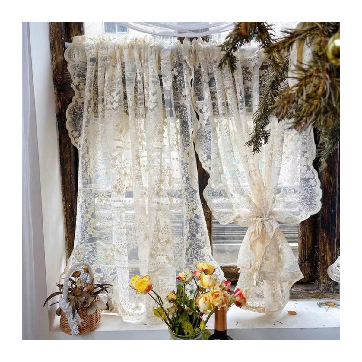 2er-Set Tiyana Transparent Vorhänge aus Spitze und Tüll in Beige mit Stickerei für Wohnzimmer und Schlafzimmer - Bild 1