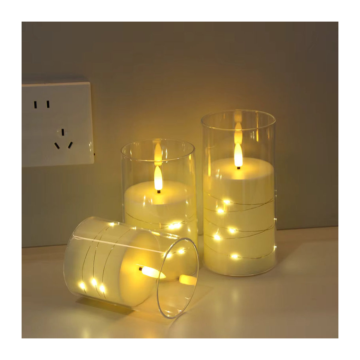 3er-Set batteriebetriebene LED Teelichter in Weiß mit Flackereffekt für moderne Dekoration - Bild 4