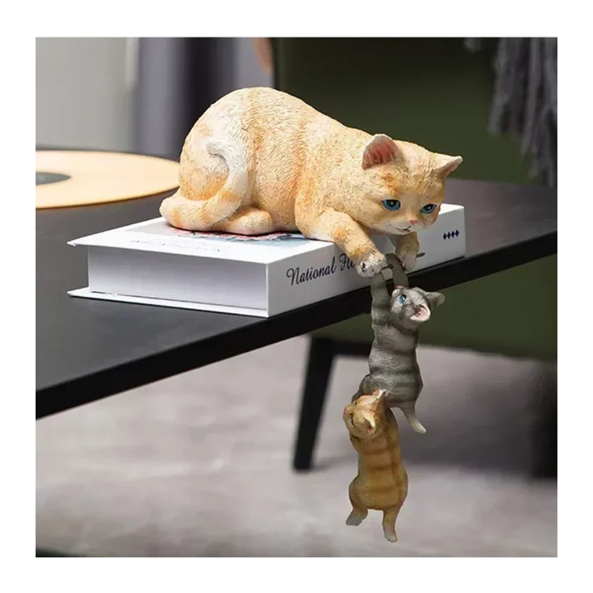 3er-Set Skandinavische Tierfiguren aus Kunstharz in Grau und Mehrfarbig zur Tischdekoration - Bild 1