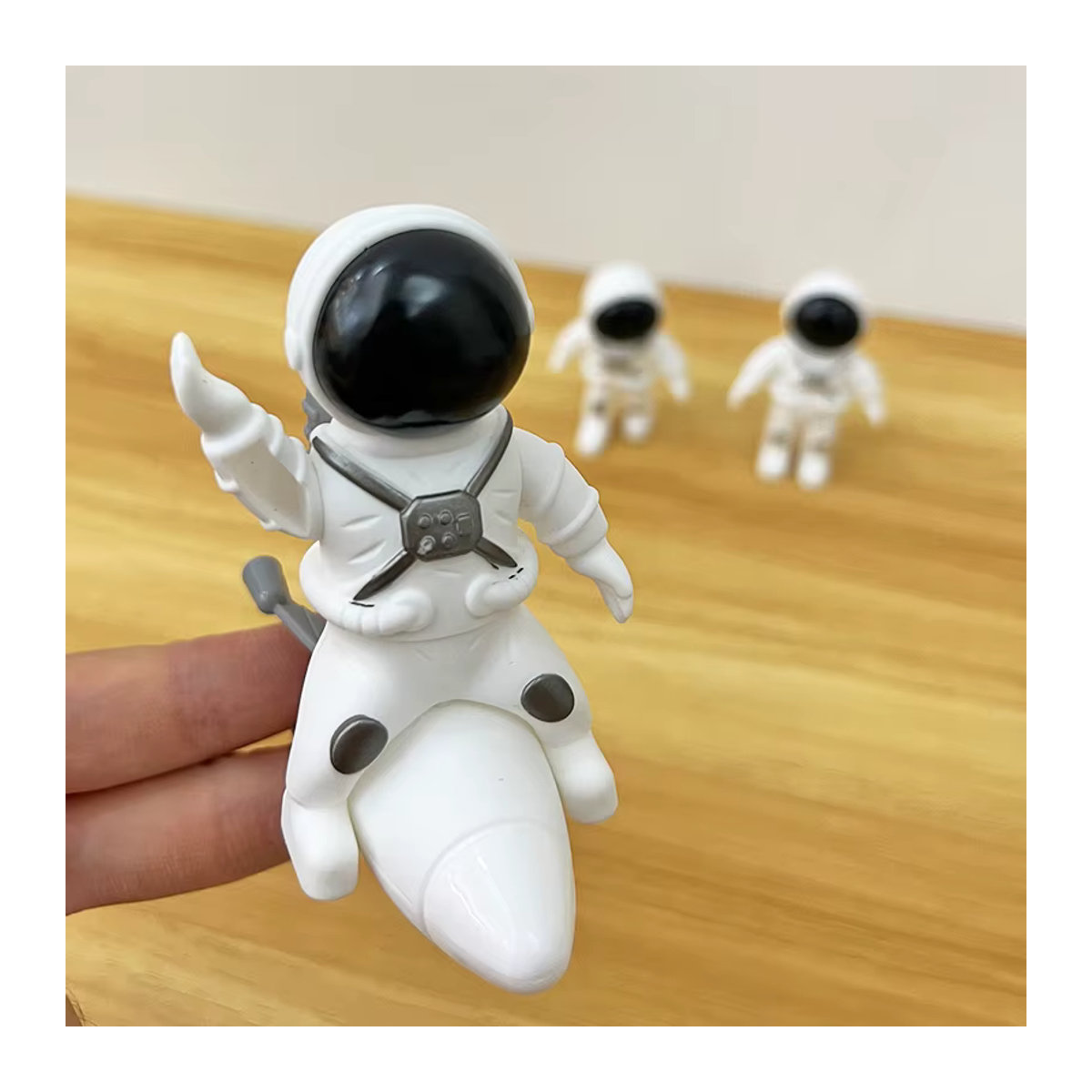 3er Set Weltraum-Astronauten und Rakete als dekorative Modellfiguren in Weiß aus Kunststoff - Bild 3