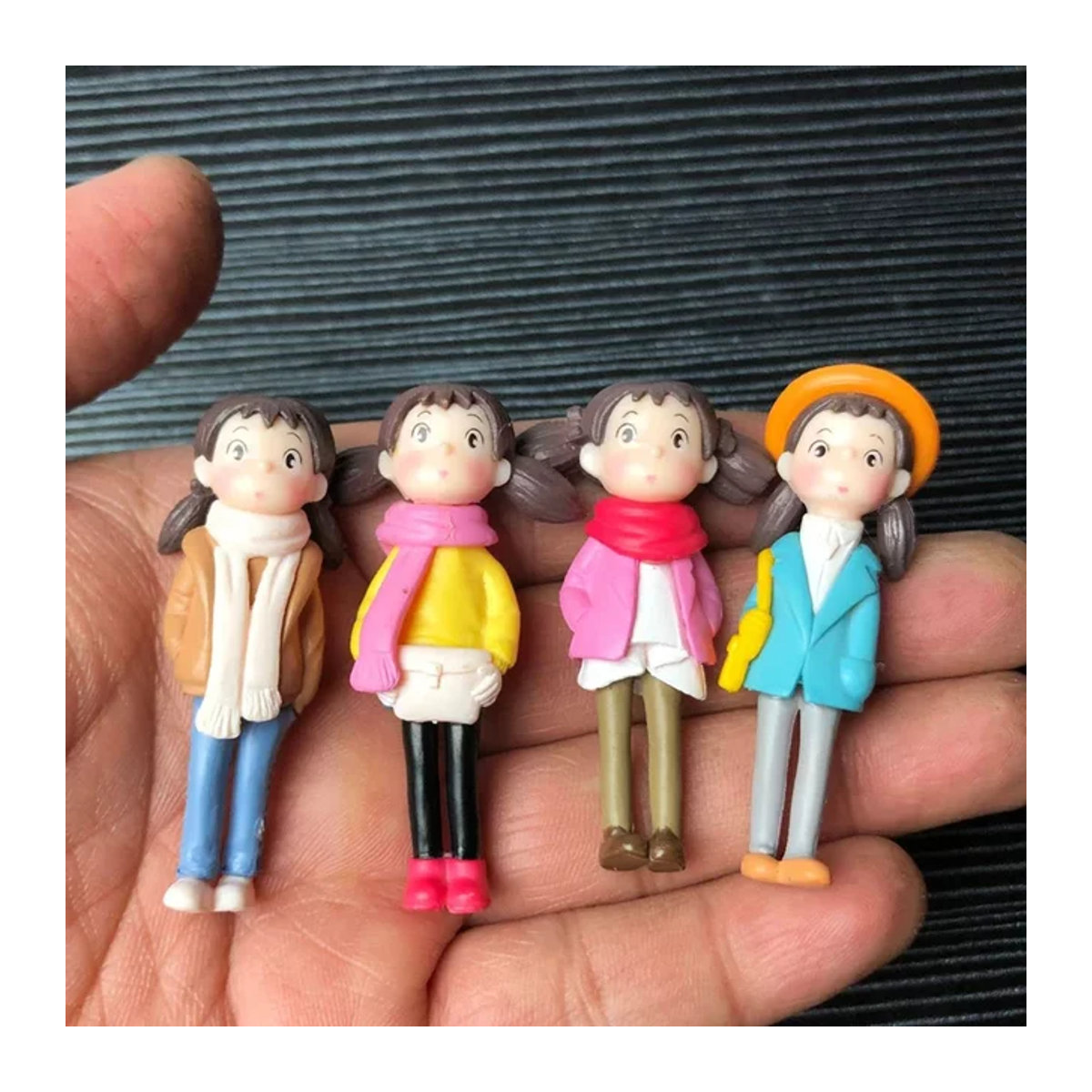 4er-Set Migii Anime Figuren Toro Mei in Winterkleidung aus Kunstharz, mehrfarbige Miniatur-Modelle für Micro-Landschaft und Dekoration - Bild 1