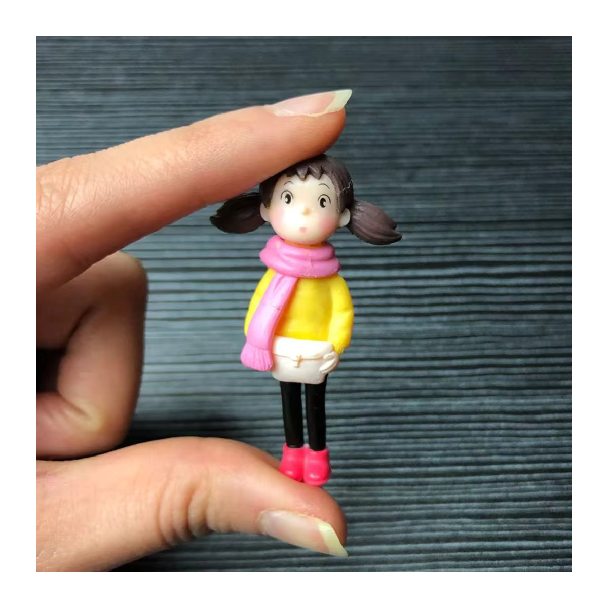4er-Set Migii Anime Figuren Toro Mei in Winterkleidung aus Kunstharz, mehrfarbige Miniatur-Modelle für Micro-Landschaft und Dekoration - Bild 3