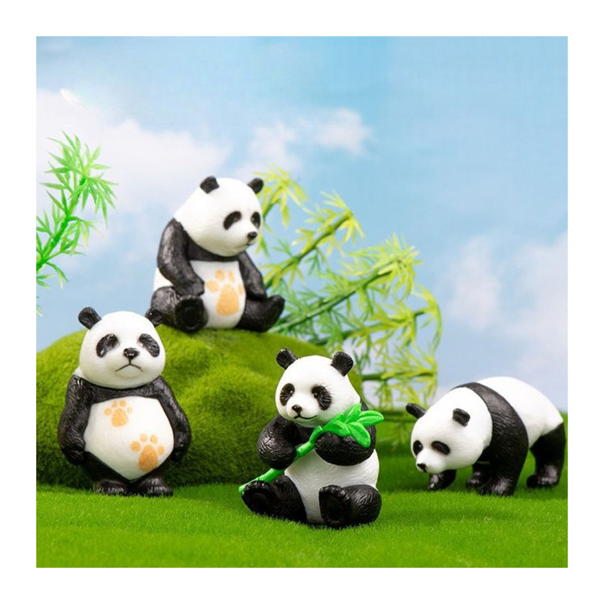 4er Set Panda Figuren aus Kunstharz als Kawaii Miniatur Dekoration für dein Zuhause oder den Garten in Weiß - Bild 1