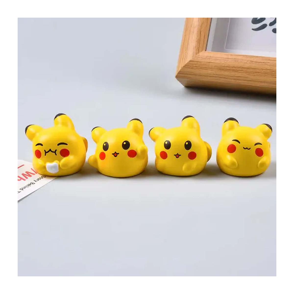 4er Set Pikachu Anime Figuren von TAKARA TOMY in Gelb als niedliche Dekoration und Mini-Ornament aus Kunststoff - Bild 1