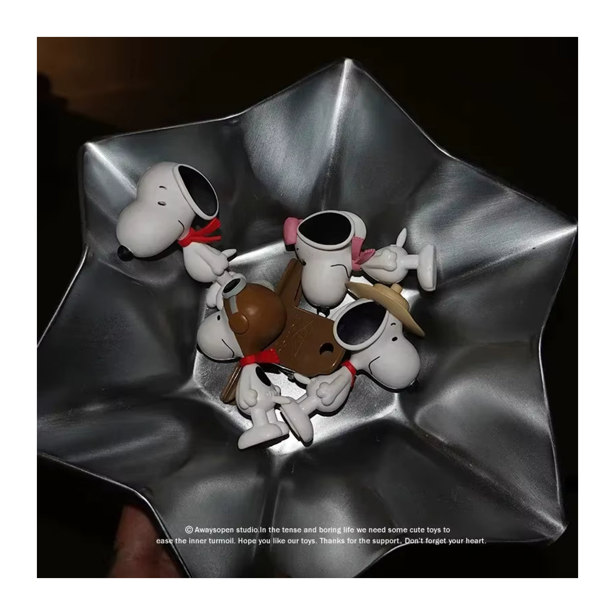 4er Set Snoopy Mini Figuren aus Kunststoff in Weiß als Sammelmodell und Dekoration - Bild 4