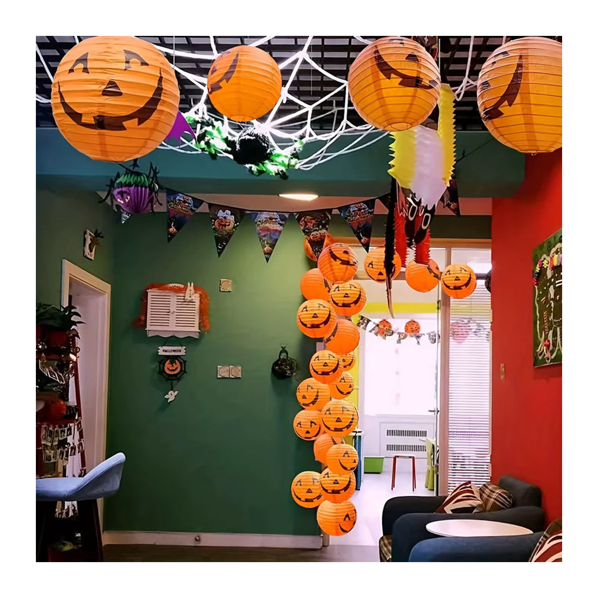 5-teiliges Halloween-Laternen-Set mit bösem Kürbiskopf und orangefarbenen Taschentuch-Pompons zur hängenden Dekoration - Bild 4