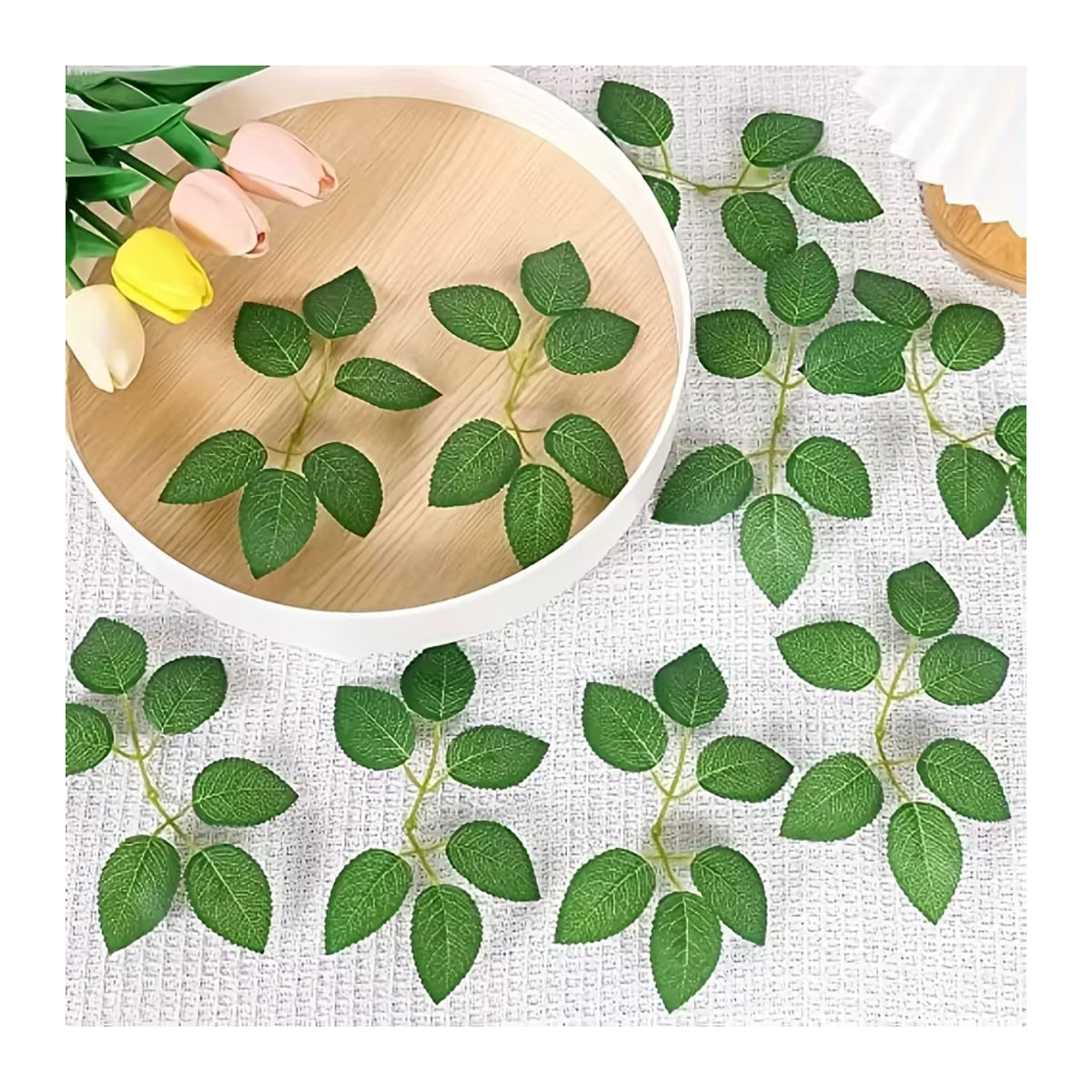 50 Stück künstliche Rosenblüten aus Textil mit grünen Blättern für DIY-Dekorationen, Hochzeiten und Blumensträuße - Bild 3