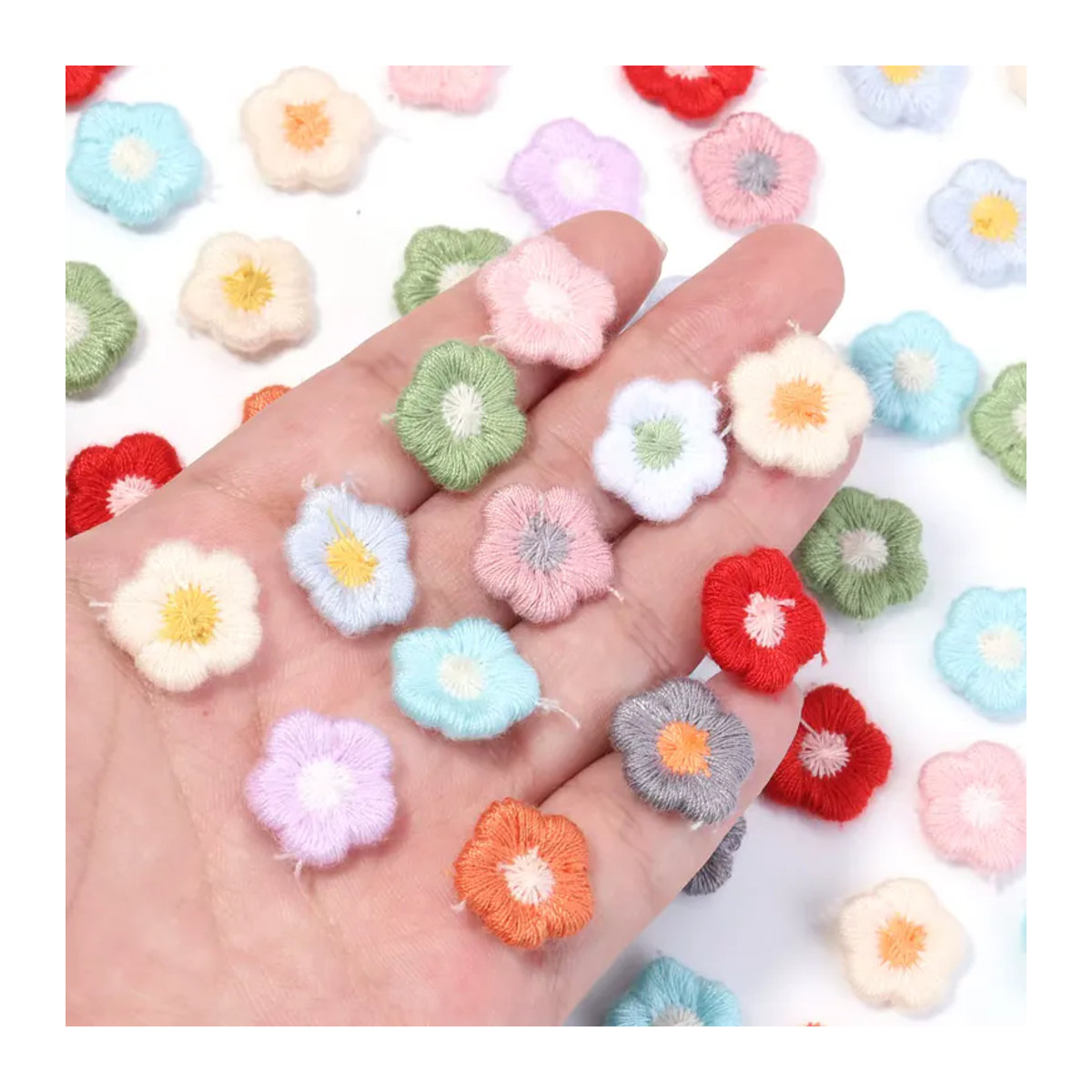 50 Stück mehrfarbige Polyester-Blumenapplikationen in floralem Design für DIY-Nähzubehör, Größe: 1,5 cm - Bild 3