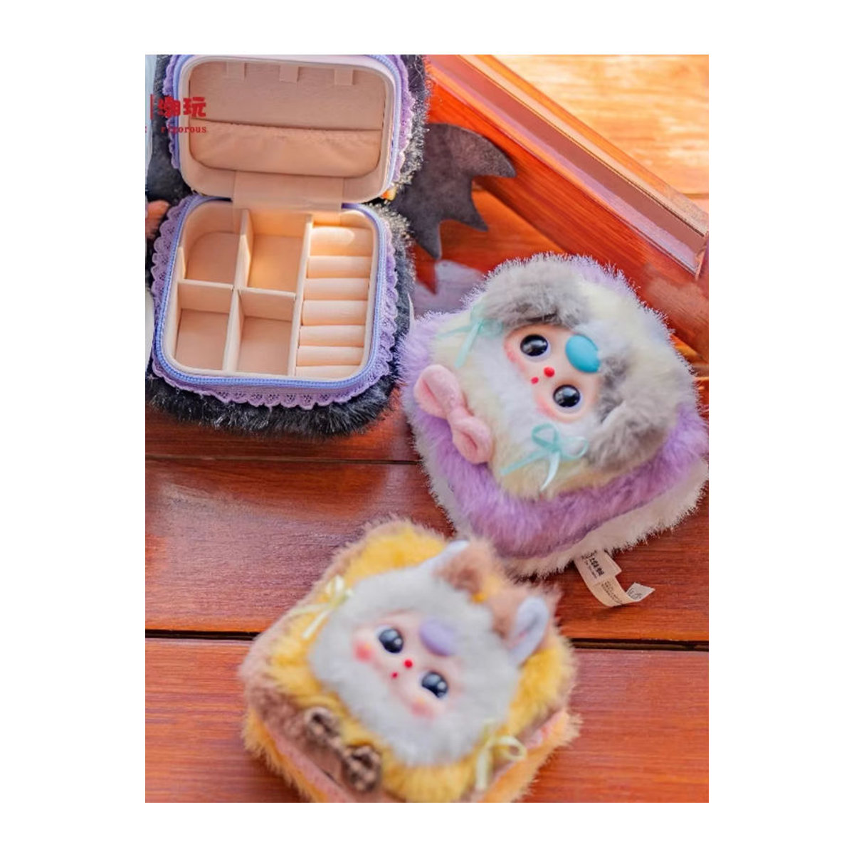 52TOYS Cartoon Baby Drei Plüsch Schmuck Box Blind Box Mystery Box als Desktop Dekoration und Aufbewahrung in Mehrfarbig - Bild 3