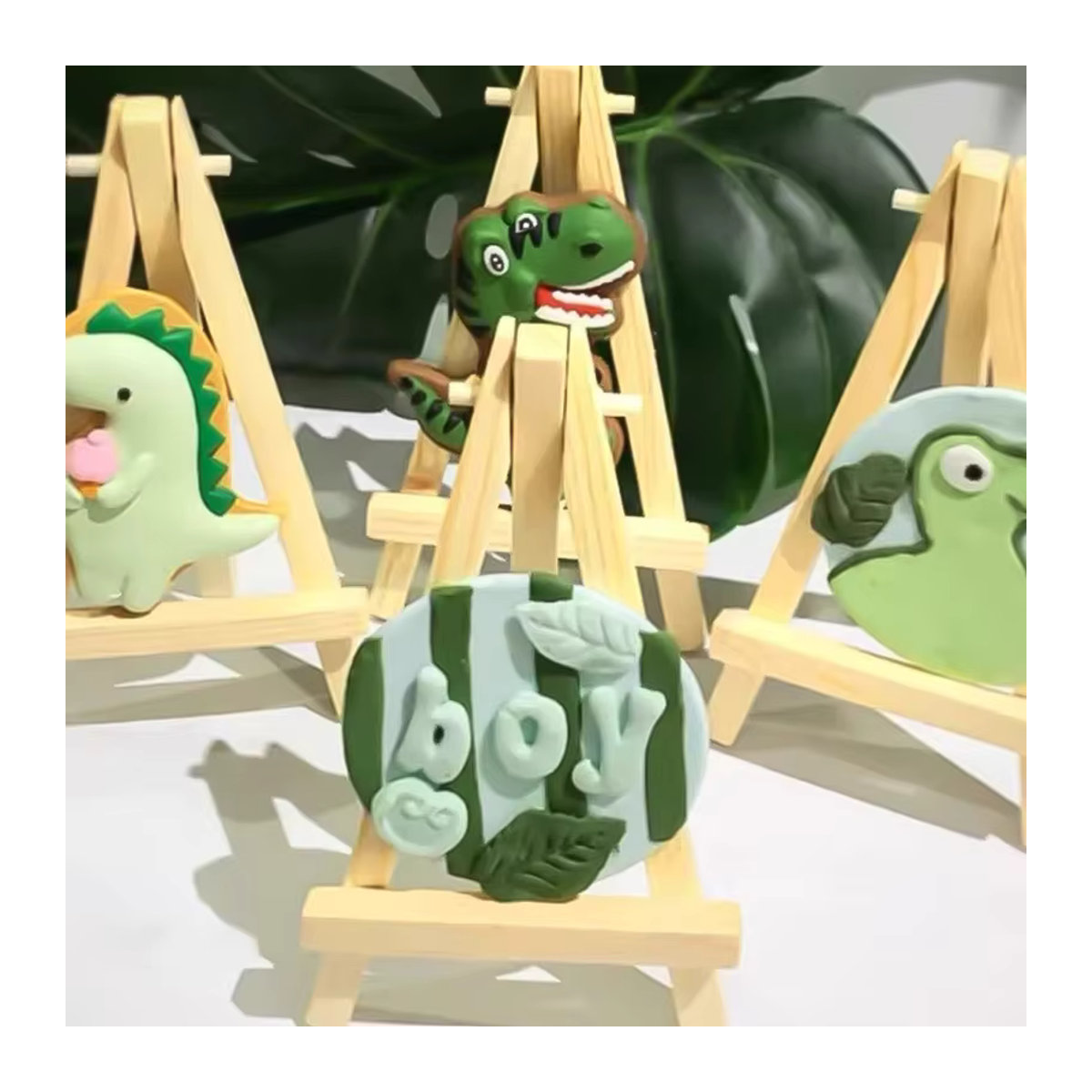 5er Set Mini Naturholz Staffelei Rahmen von ZQCXLD in Braun als Display Stand für Fotos und Tischkarten bei Hochzeiten oder Geburtstagen - Bild 2